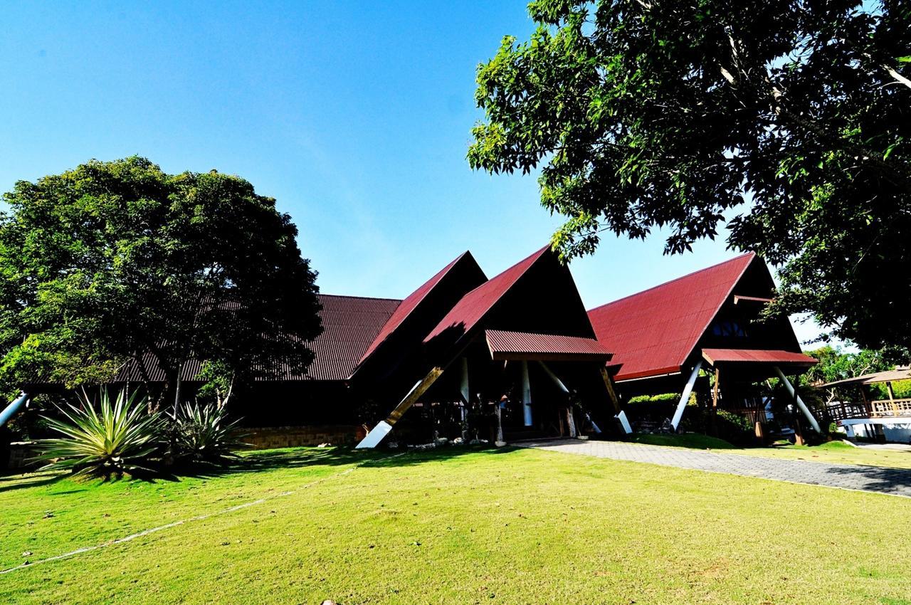 Boffo Resort Calayugan Norte Exterior photo
