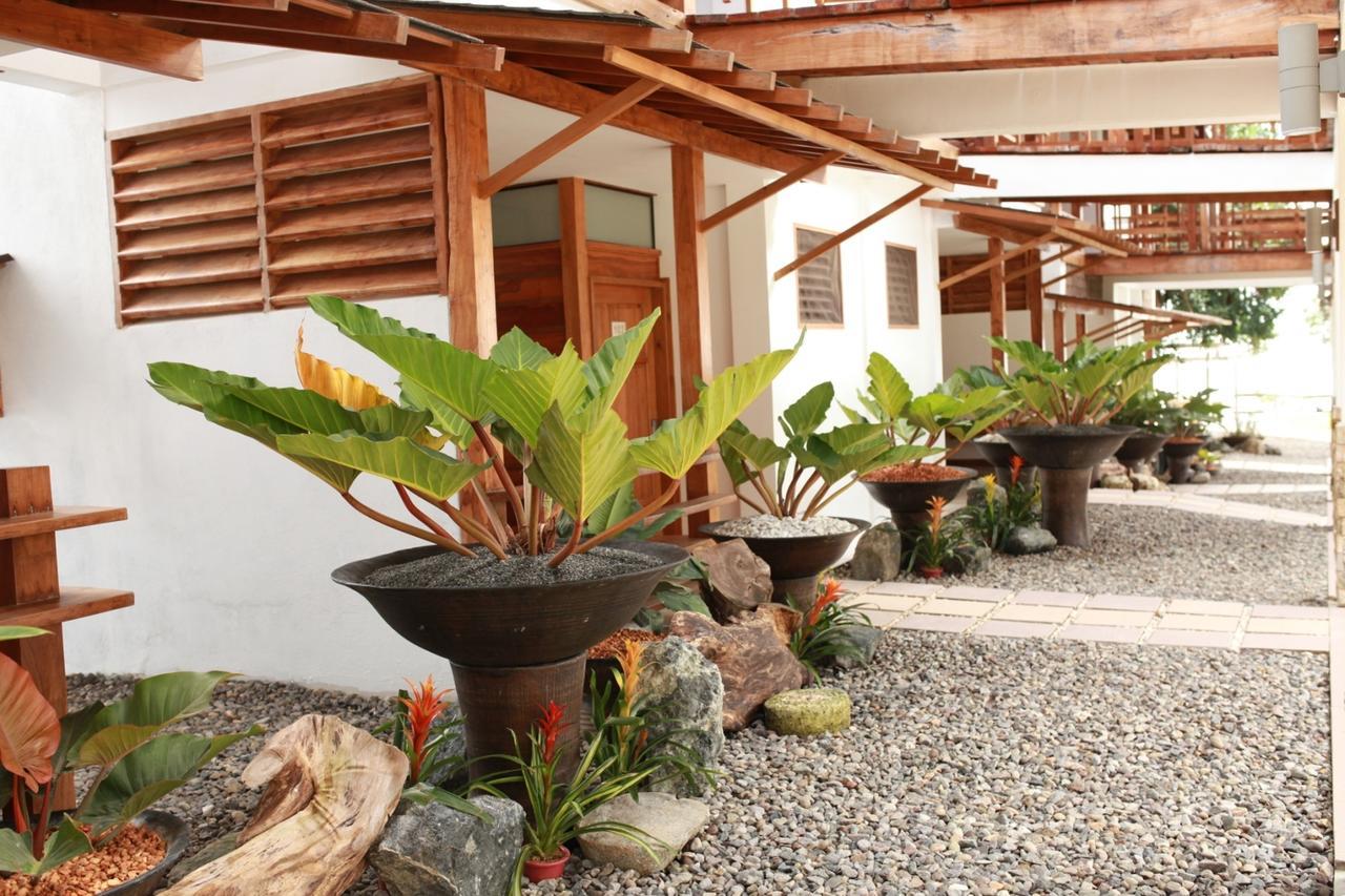 Boffo Resort Calayugan Norte Exterior photo